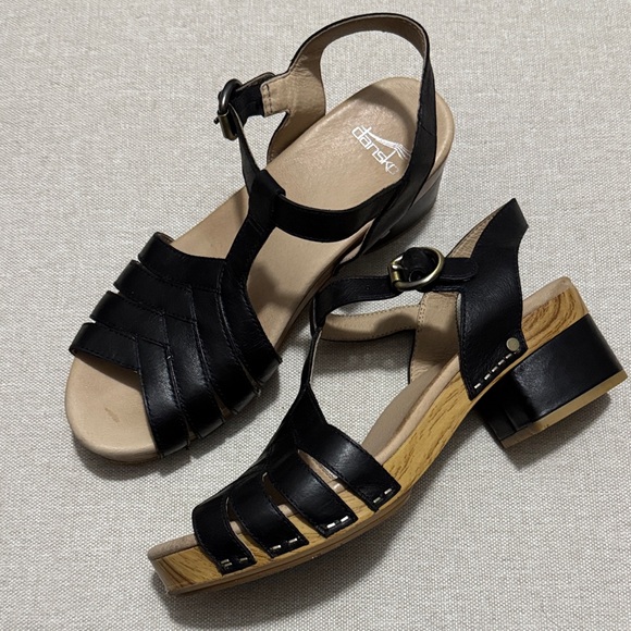 Dansko Shoes - Like New-Dansko Mara Open Toe Sandals-Euro Sz 40-Black Leather-Heel-Ankle Strap